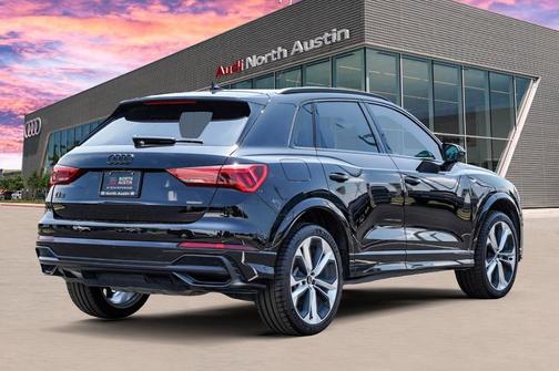 2022 Audi Q3 45 S line Premium