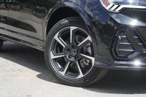 2025 Audi Q3 45 S line Premium
