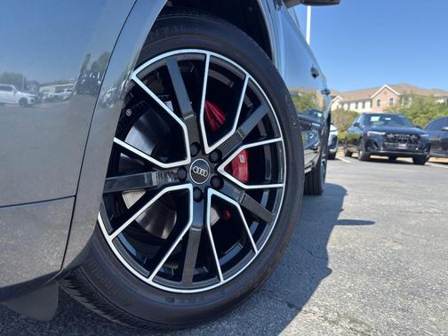 Daytona Gray Pearl Effect 2024 Audi SQ5 3.0T Premium Plus