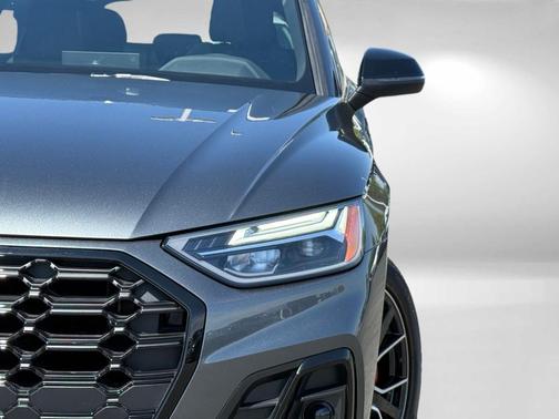 Daytona Gray Pearl Effect 2024 Audi SQ5 3.0T Premium Plus