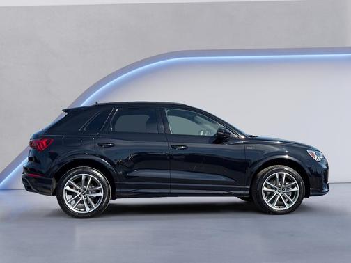 2023 Audi Q3 45 S line Premium