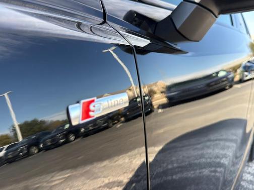 2023 Audi Q3 45 S line Premium