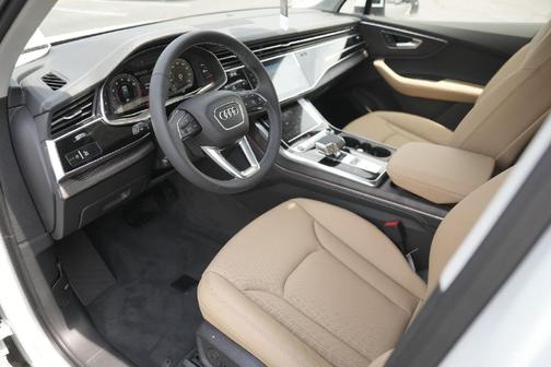 2025 Audi Q7 55 Premium