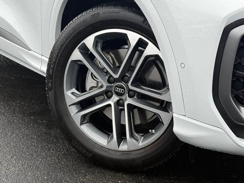 2025 Audi Q5 2.0T Premium