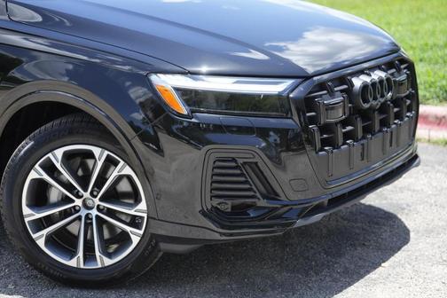 2025 Audi Q7 45 Premium