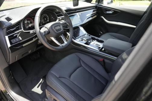 2025 Audi Q7 45 Premium