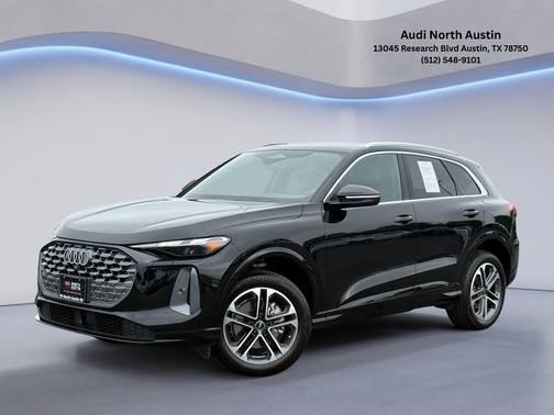 Mythos Black Metallic 2025 Audi Q5 2.0T quattro Premium
