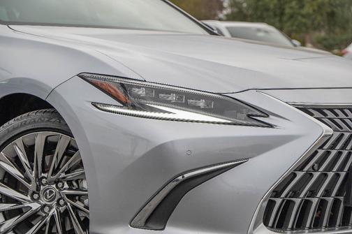 2025 Lexus ES 350 Ultra Luxury