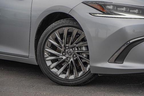 2025 Lexus ES 350 Ultra Luxury