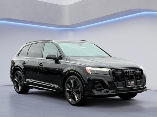 Black 2026 Audi Q7