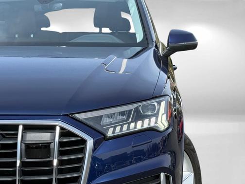 2024 Audi Q7 45 Premium Plus