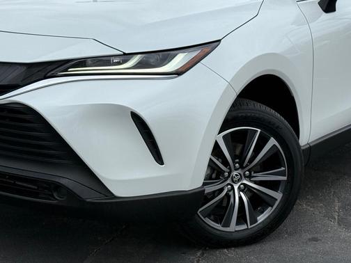 2023 Toyota Venza LE