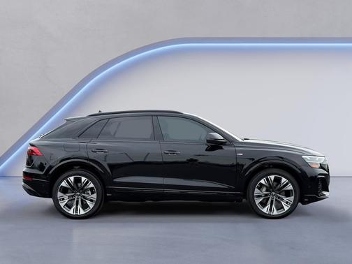 Mythos Black Metallic 2026 Audi Q8 55 Premium
