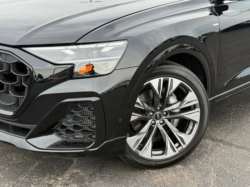 Mythos Black Metallic 2026 Audi Q8 55 Premium