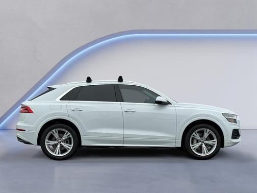 2023 Audi Q8 55 Premium