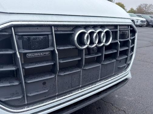 2023 Audi Q8 55 Premium