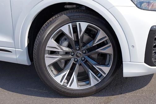 2025 Audi Q8 55 Premium