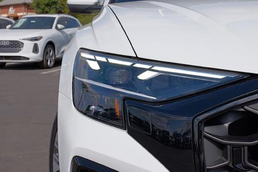 2025 Audi Q8 55 Premium