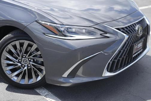 2025 Lexus ES 350 Ultra Luxury