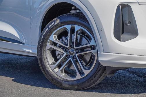 2025 Audi Q5 2.0T quattro Premium