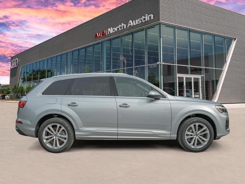 2025 Audi Q7 55 Premium