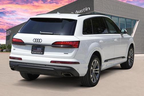 2025 Audi Q7 45 Premium Plus
