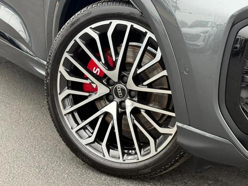 2025 Audi SQ5 3.0T quattro Premium