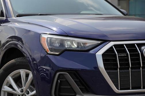 2022 Audi Q3 45 S line Premium