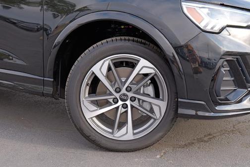 2025 Audi Q3 45 S line Premium