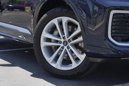 2025 Audi Q7 45 Premium Plus