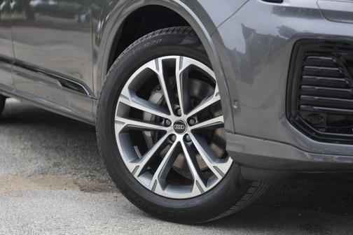 2025 Audi Q7 45 Premium