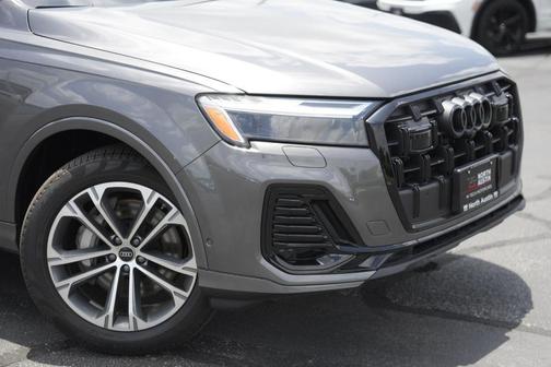 2025 Audi Q7 45 Premium