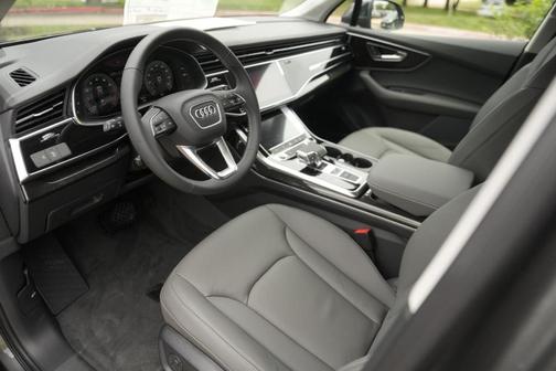 2025 Audi Q7 45 Premium