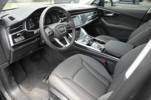 2025 Audi Q7 45 Premium