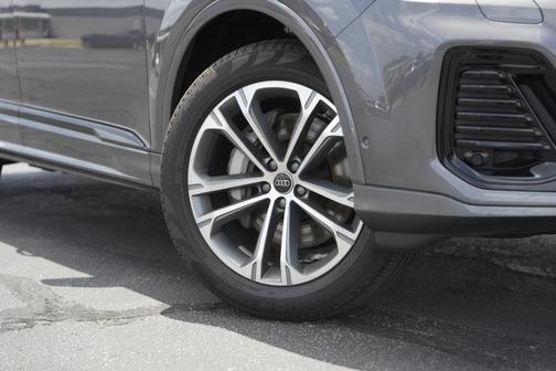 2025 Audi Q7 45 Premium