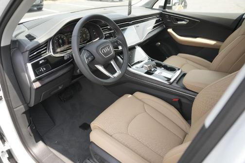 2025 Audi Q7 55 Premium