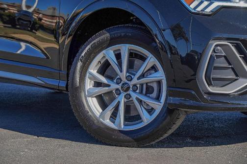 2025 Audi Q3 45 S line Premium