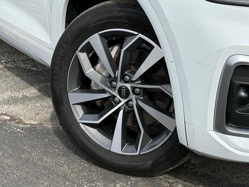 2023 Audi Q5 45 S line quattro Premium