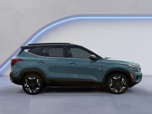 Blue Black 2024 Kia Seltos SX
