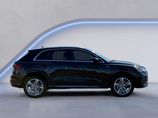 2021 Audi Q3 45 S line Premium