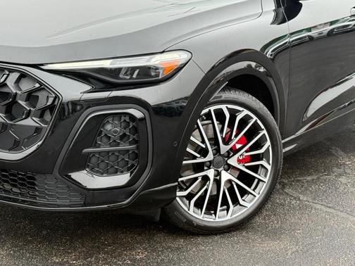 Mythos Black Metallic 2026 Audi SQ5 3.0T Prestige