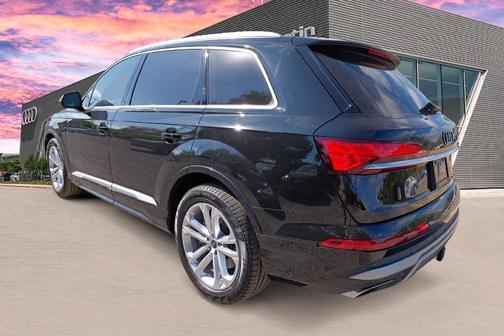 2025 Audi Q7 55 Premium