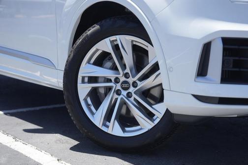 2022 Audi Q7 55 Premium