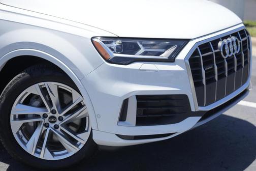 2022 Audi Q7 55 Premium