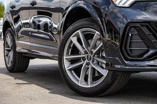 2025 Audi Q3 45 S line Premium