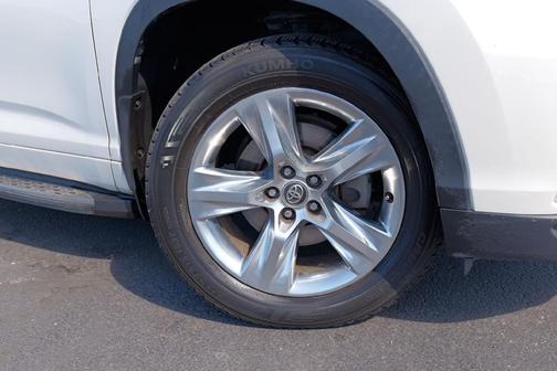 2016 Toyota Highlander Limited Platinum