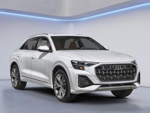 Glacier White Metallic 2026 Audi Q8 55 Premium