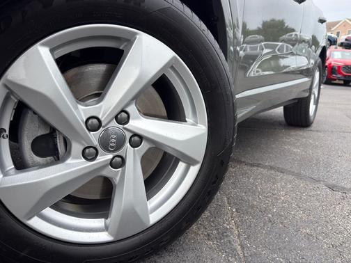 Chronos Gray Metallic 2020 Audi Q3 45 Premium