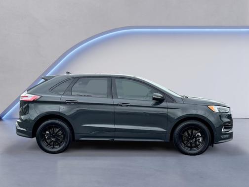 2021 Ford Edge ST