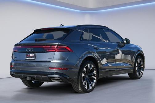 Daytona Gray Pearl 2026 Audi Q8 55 Premium